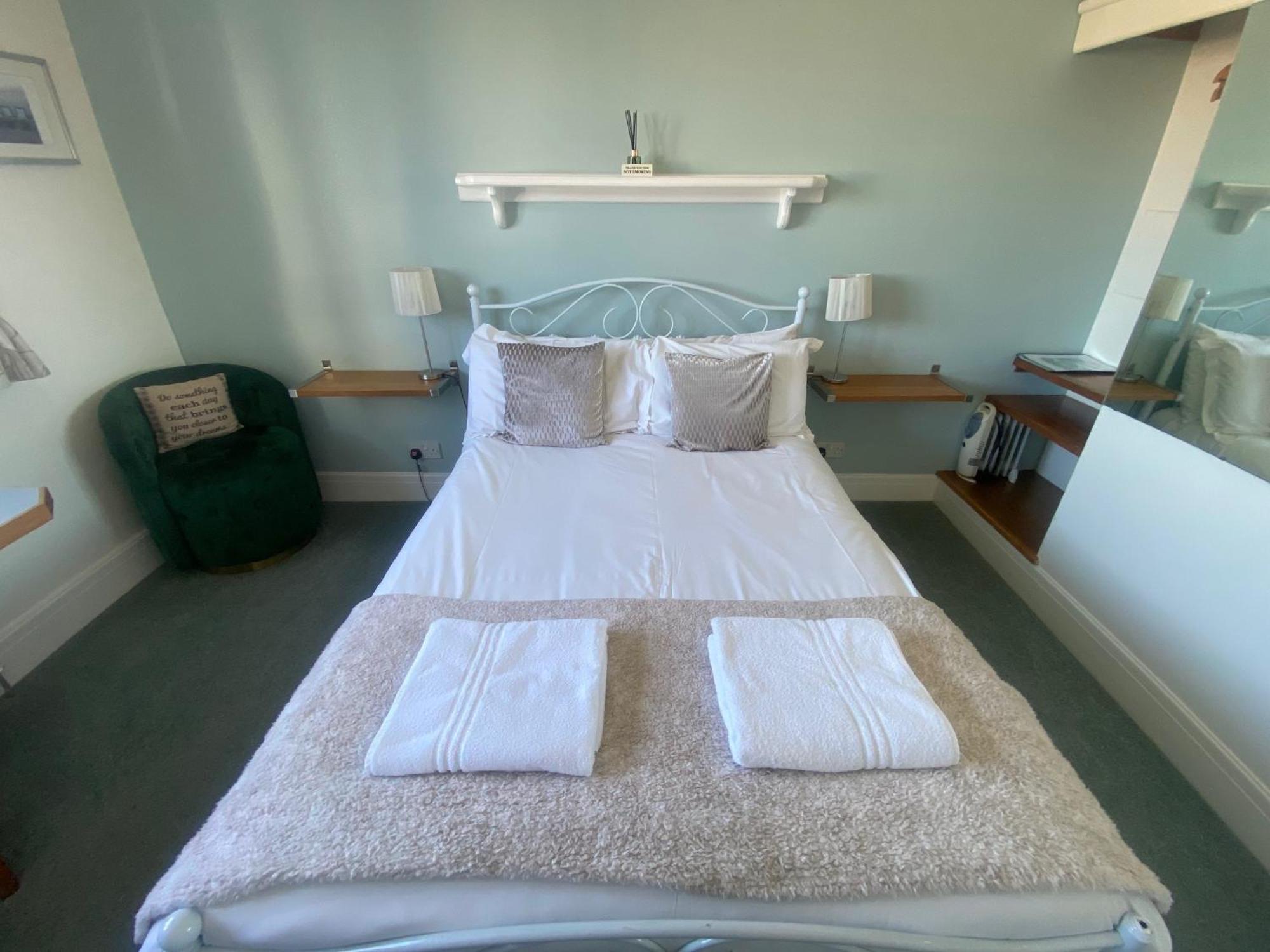 סאות'אנד און סי Pebbles Guest House חדר תמונה